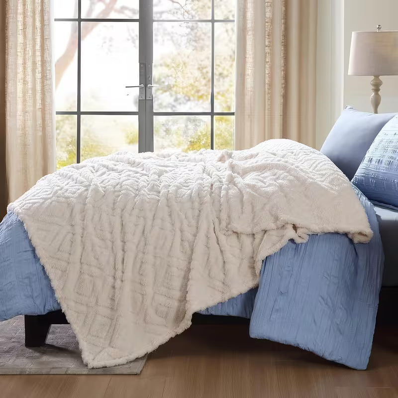 Double-Layer Throw Blanket